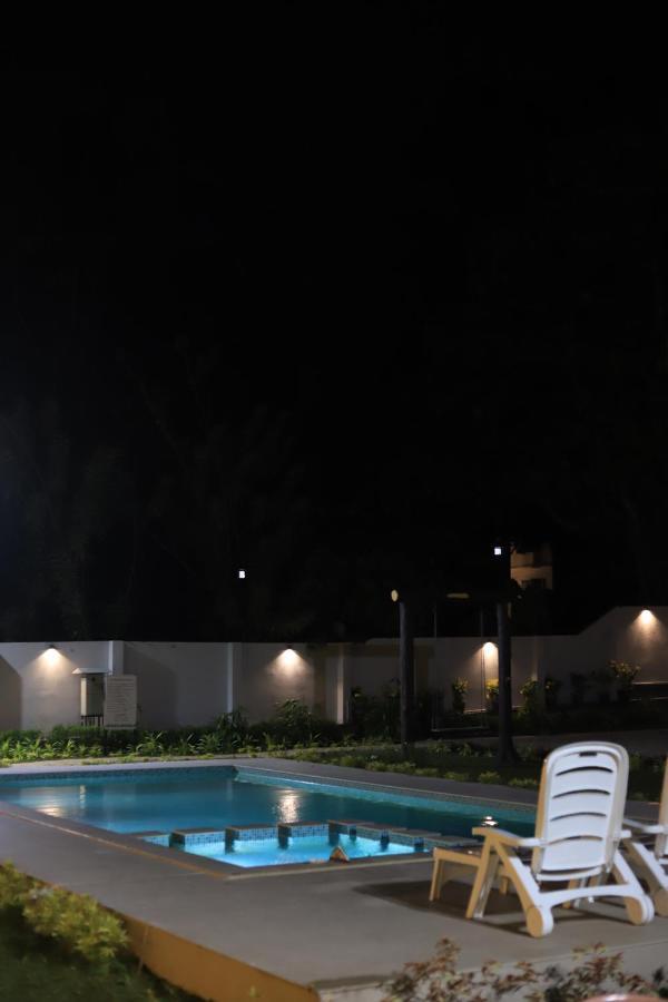 Seeheim Resorts Атхирапали Екстериор снимка