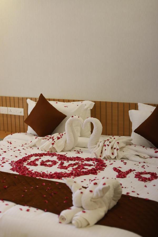 Seeheim Resorts Атхирапали Екстериор снимка