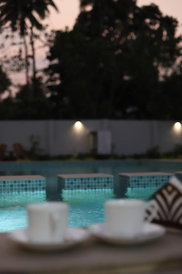 Seeheim Resorts Атхирапали Екстериор снимка
