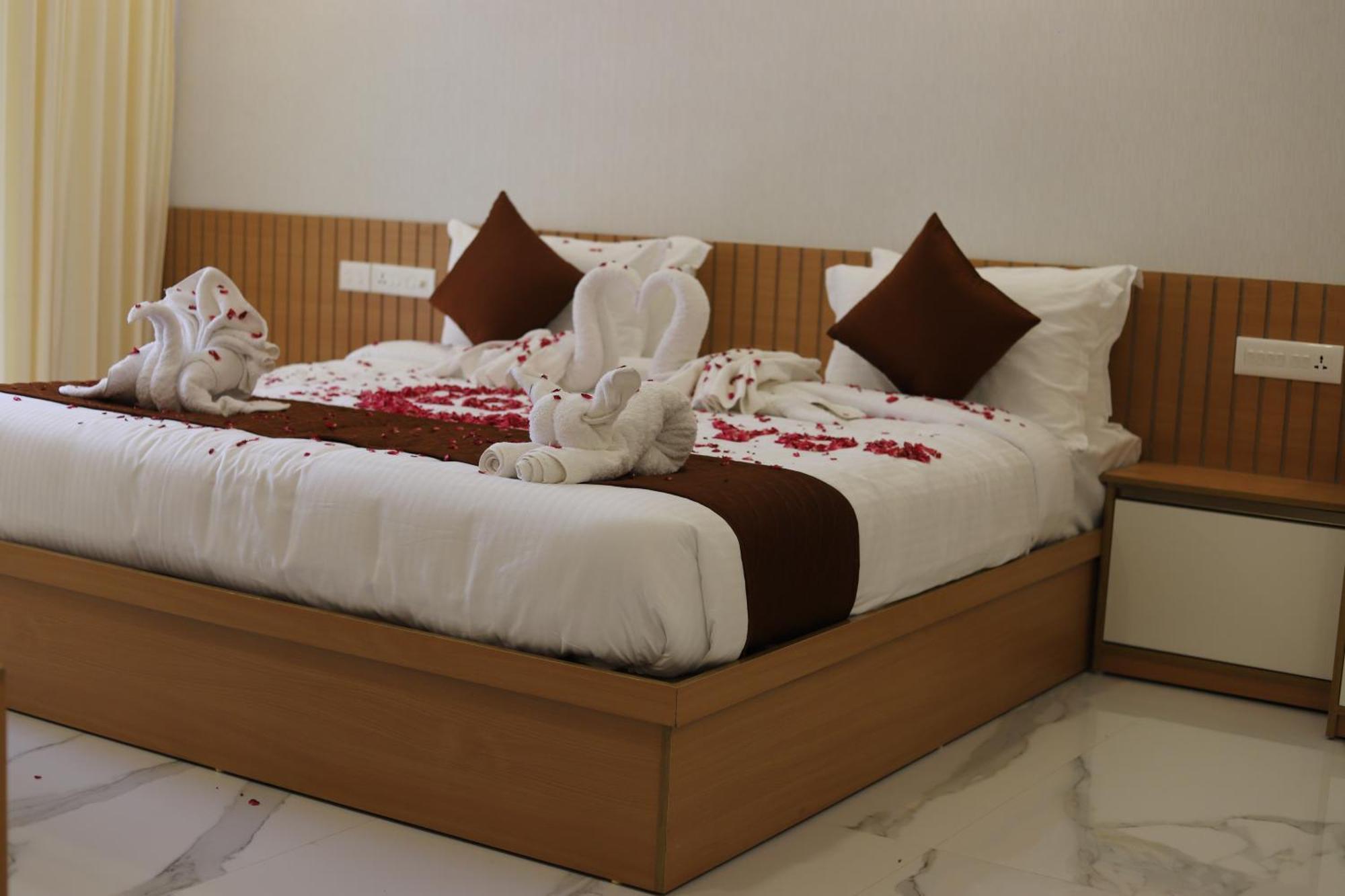 Seeheim Resorts Атхирапали Екстериор снимка