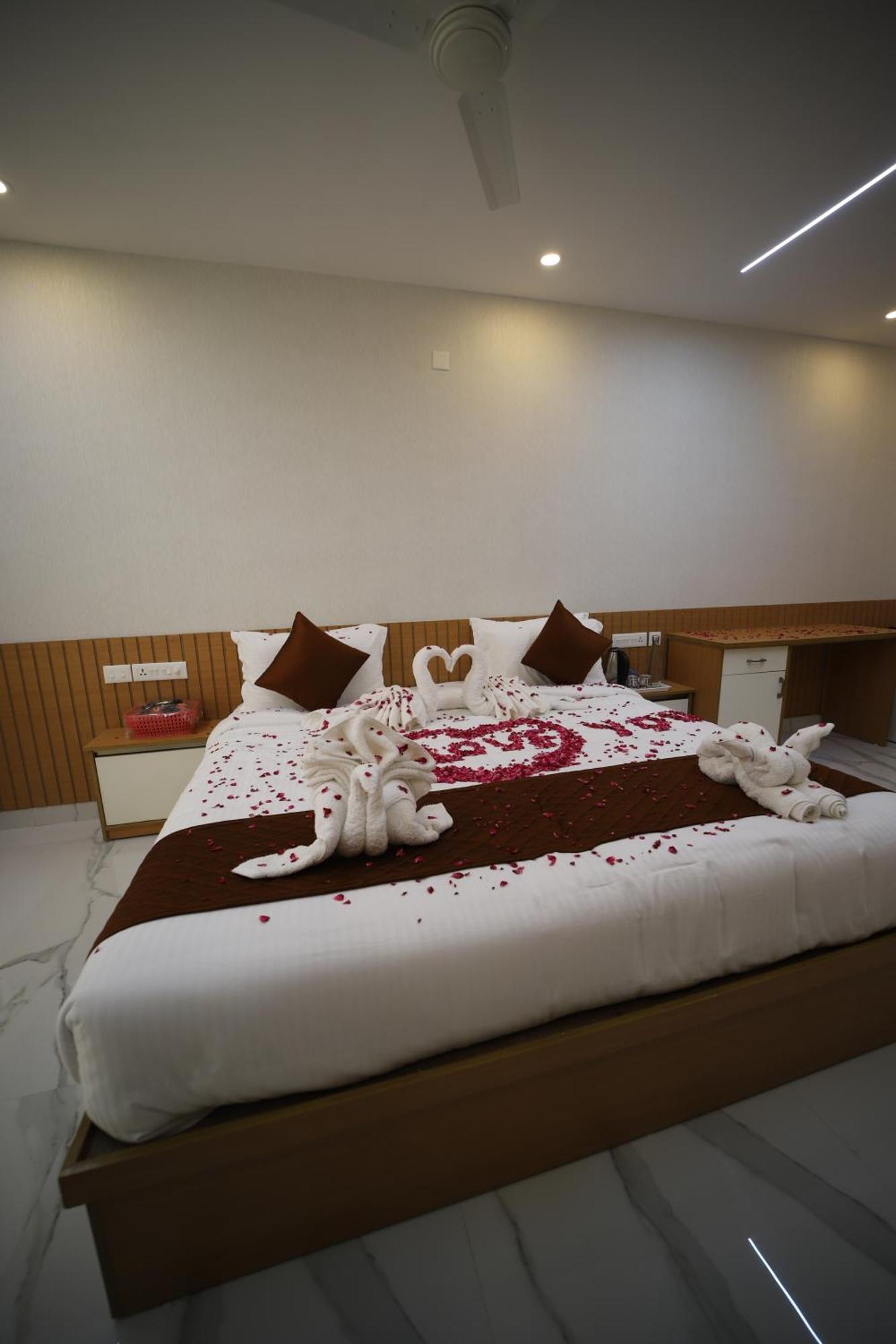 Seeheim Resorts Атхирапали Екстериор снимка